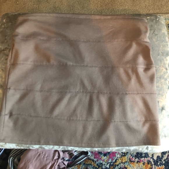 3 mini skirts - Picture 2 of 16